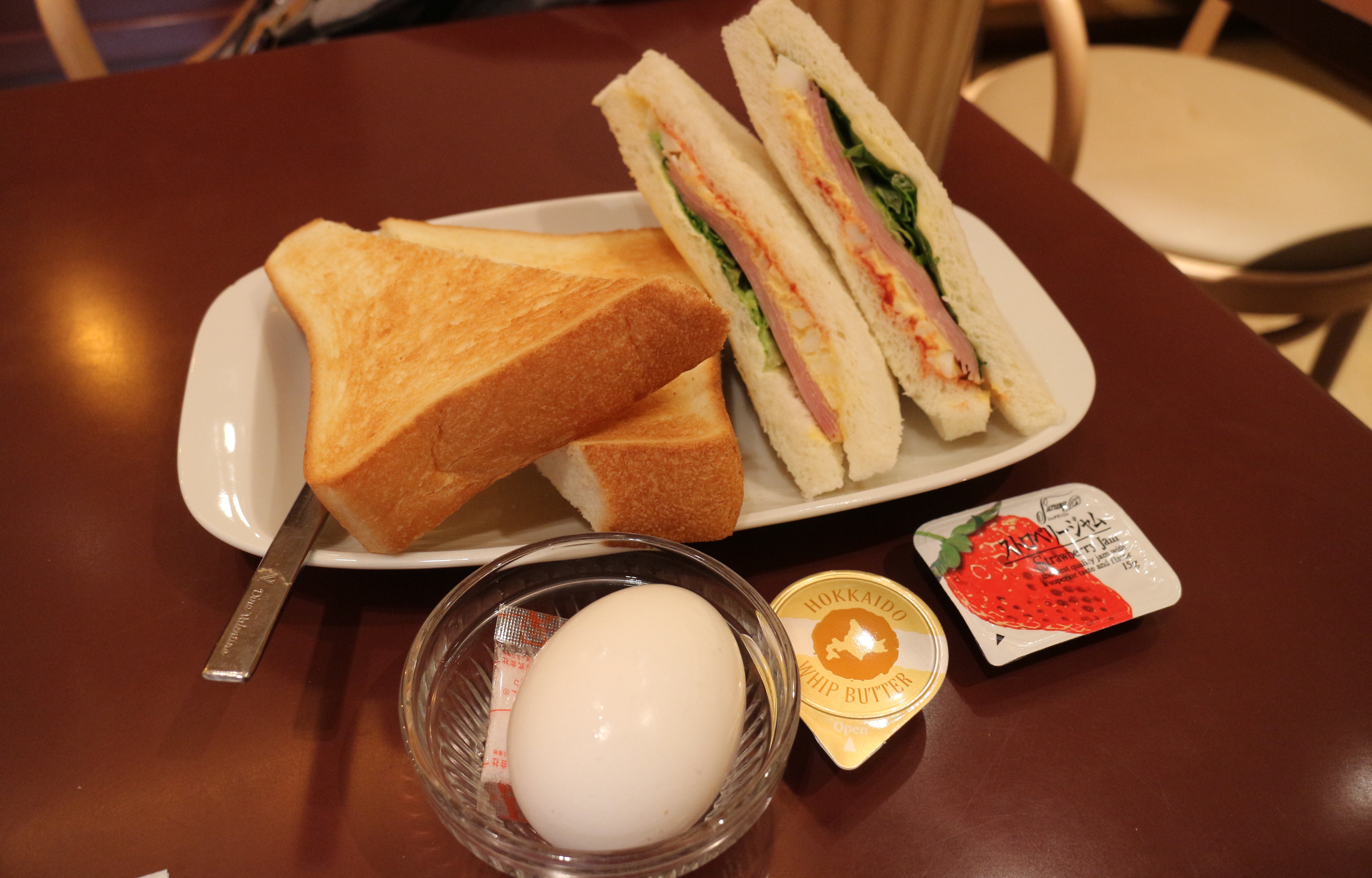 【京橋】トラジャコーヒーでモーニング。100席あるから便利！